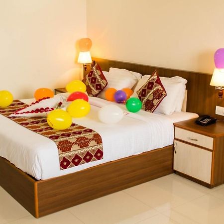 Miracle Residency Hotel Kizhake Chālakudi Exterior foto