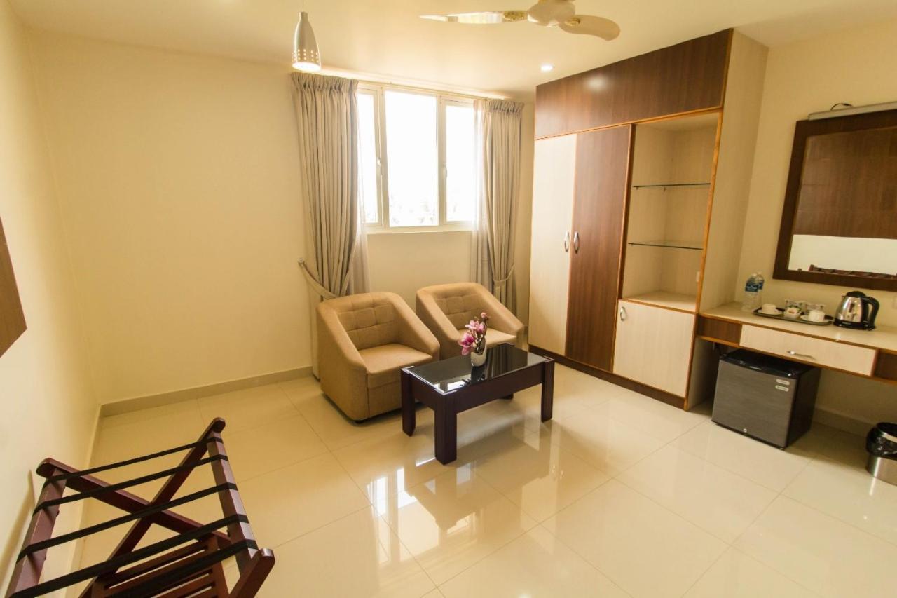 Miracle Residency Hotel Kizhake Chālakudi Exterior foto